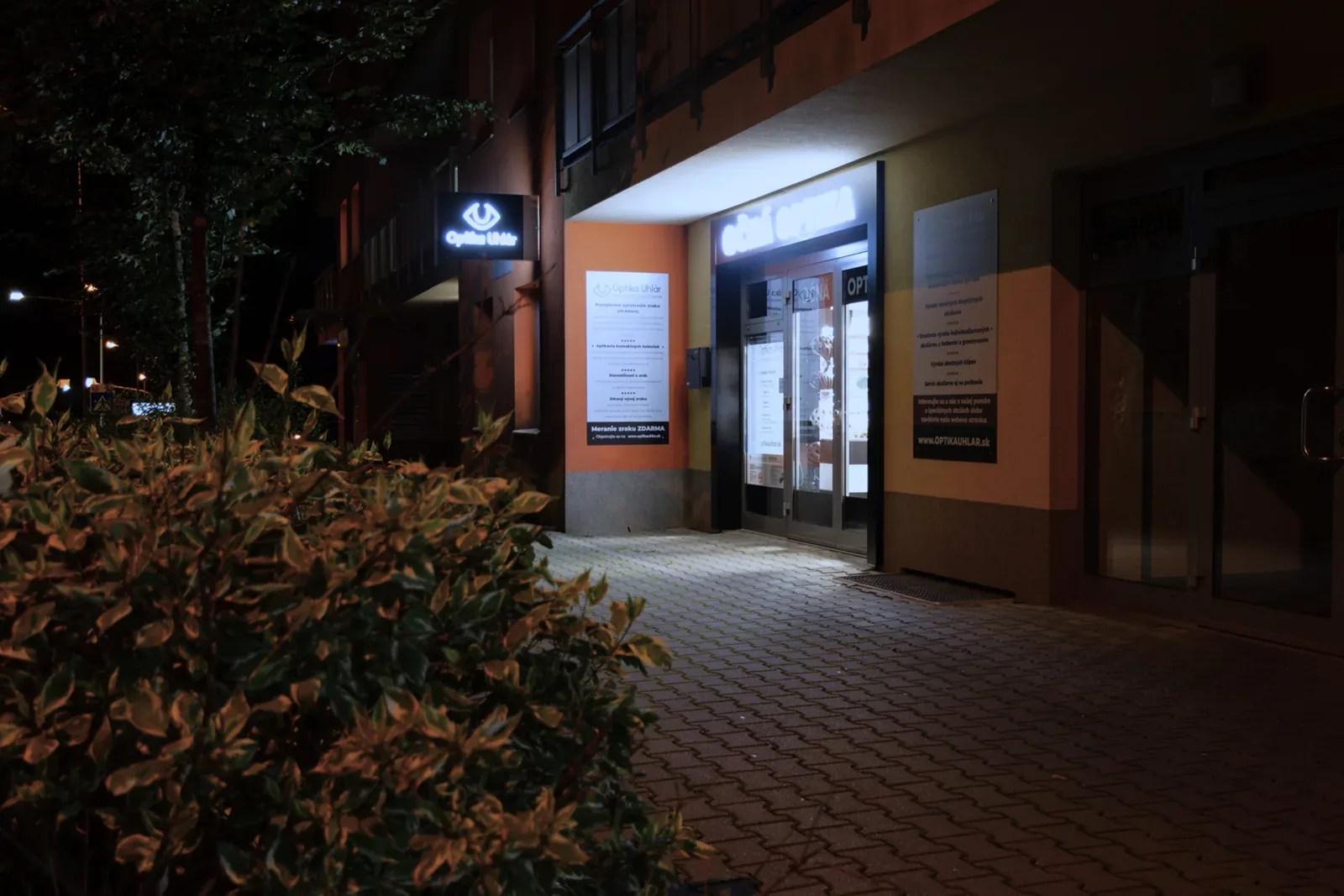 Optika Uhlár